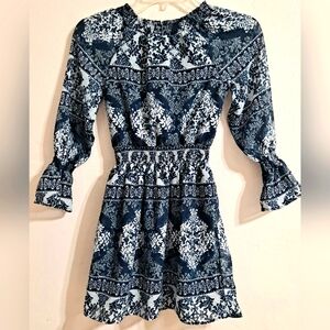 Place Blue and White Ruffled Smocked Dress Adorable EUC Girls 7/8 Medium